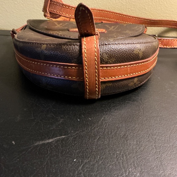 Authentic Louis Vuitton Chantilly Crossbody bag - Picture 9 of 9
